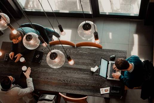 Checklist for setting SMART goals in a professional setting